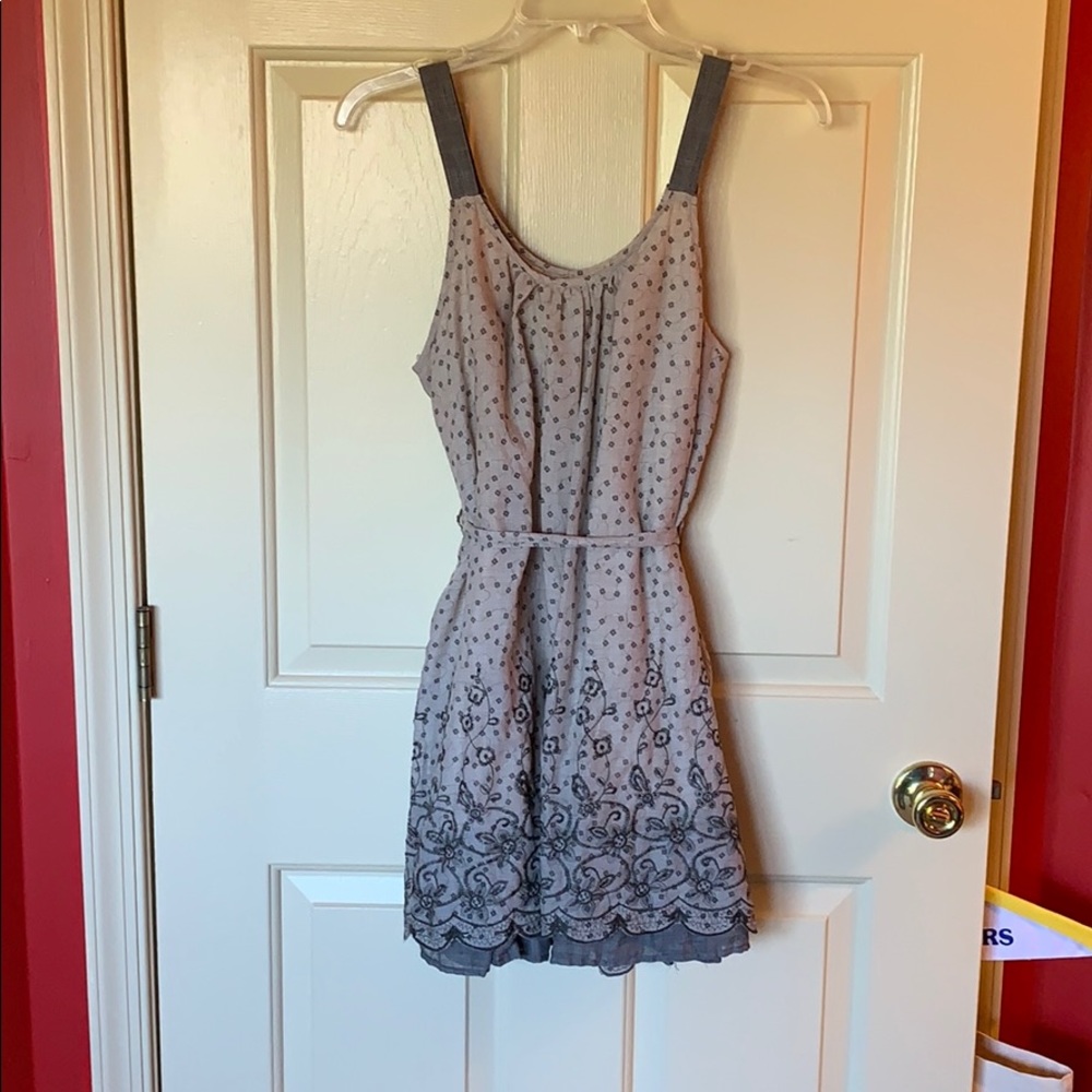 Dress - Picture 2 of 4